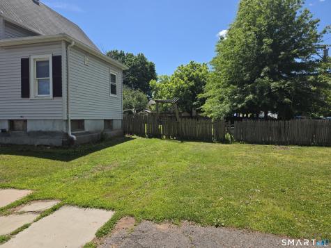 28 Pine Street Meriden CT 06451