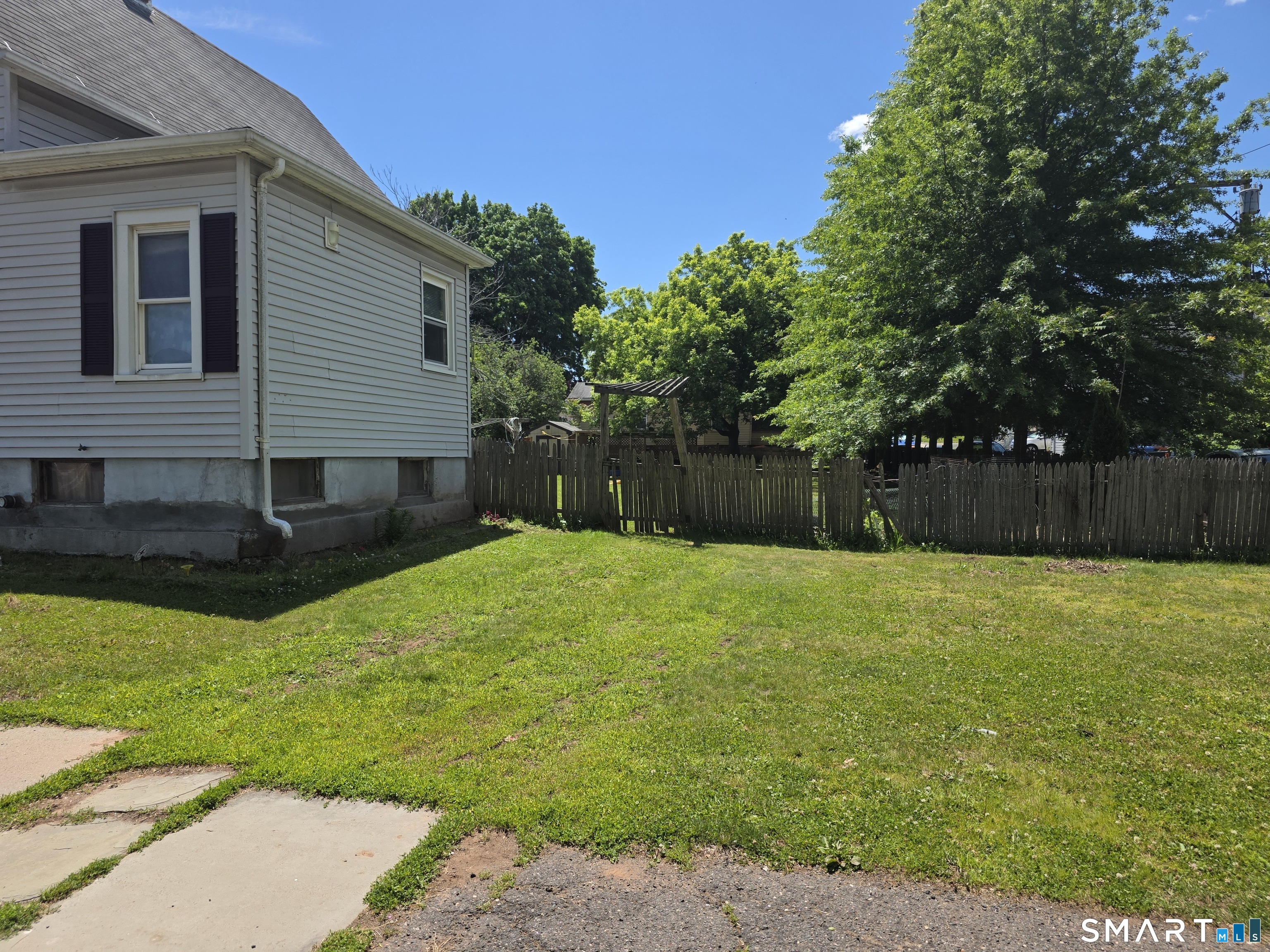 28 Pine Street Meriden CT 06451