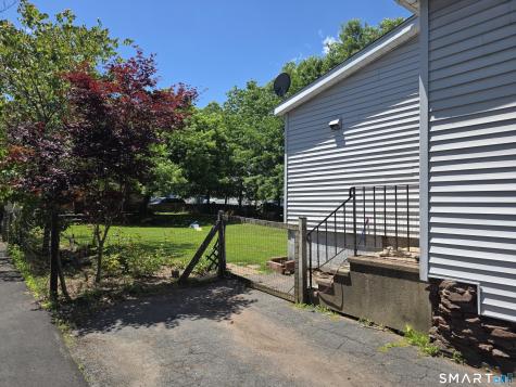 28 Pine Street Meriden CT 06451