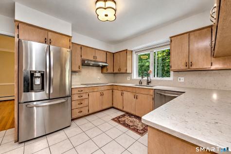 8 Applewood Drive Cheshire CT 06410