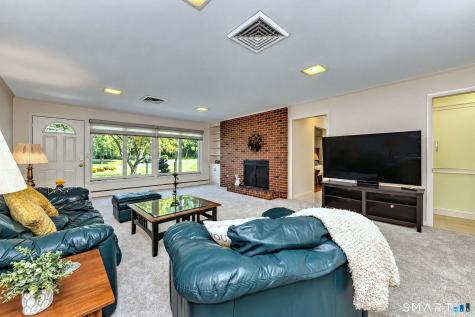 8 Applewood Drive Cheshire CT 06410