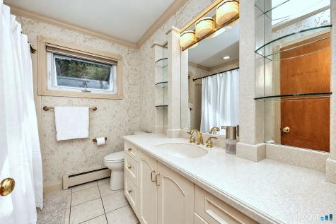8 Applewood Drive Cheshire CT 06410