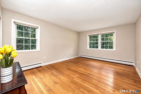 8 Applewood Drive Cheshire CT 06410