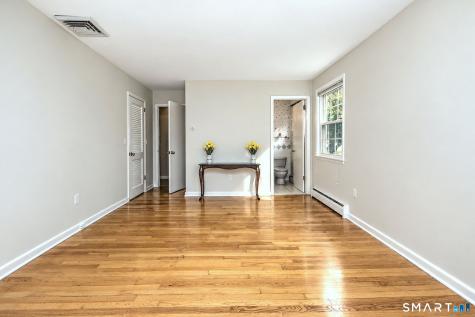 8 Applewood Drive Cheshire CT 06410