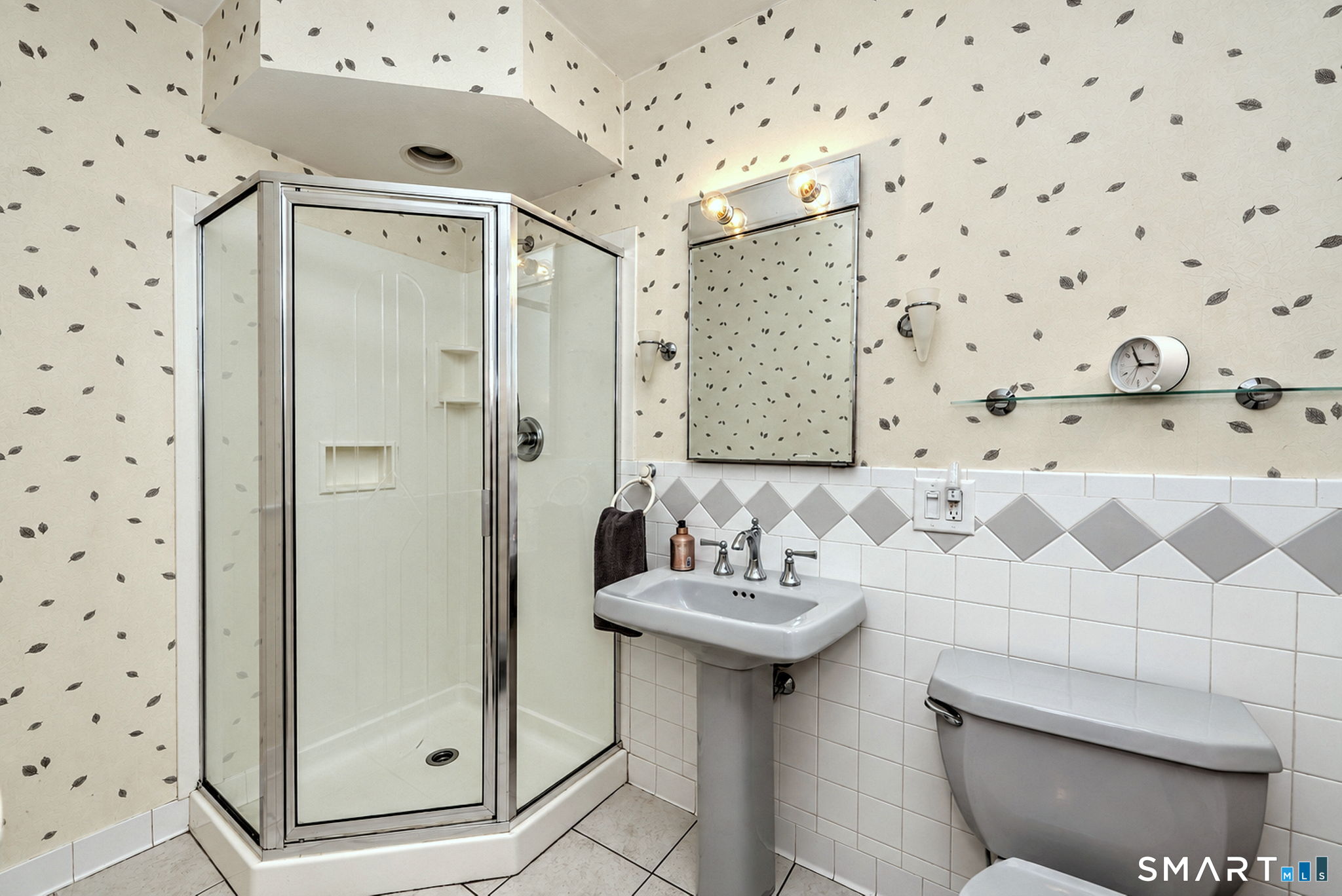 8 Applewood Drive Cheshire CT 06410