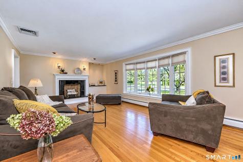 8 Applewood Drive Cheshire CT 06410