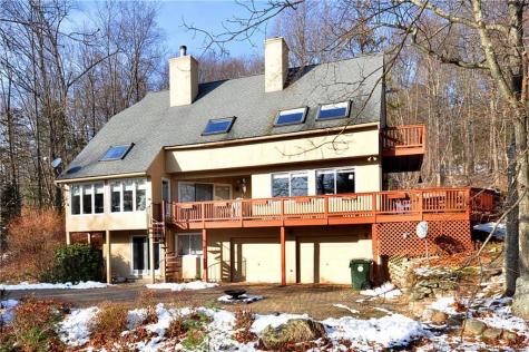 12 Deerfield Trace Burlington CT 06013