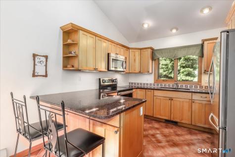 6 Dogwood North Park Danbury CT 06811