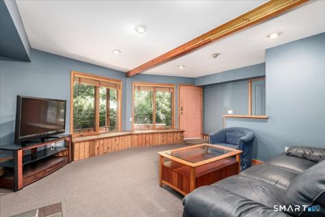6 Dogwood North Park Danbury CT 06811