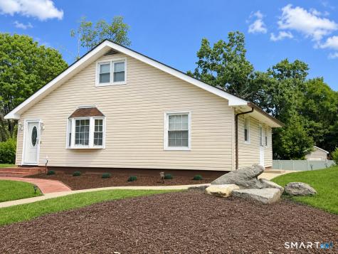 45 Cameo Court Stratford CT 06614