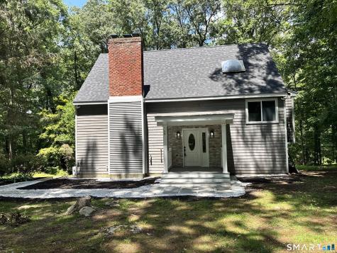 59 Hoadley Creek Circle Guilford CT 06437