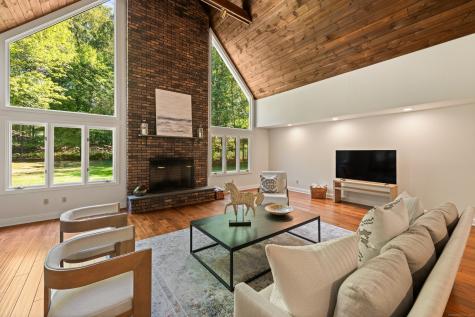 212 Fence Row Drive Fairfield CT 06824