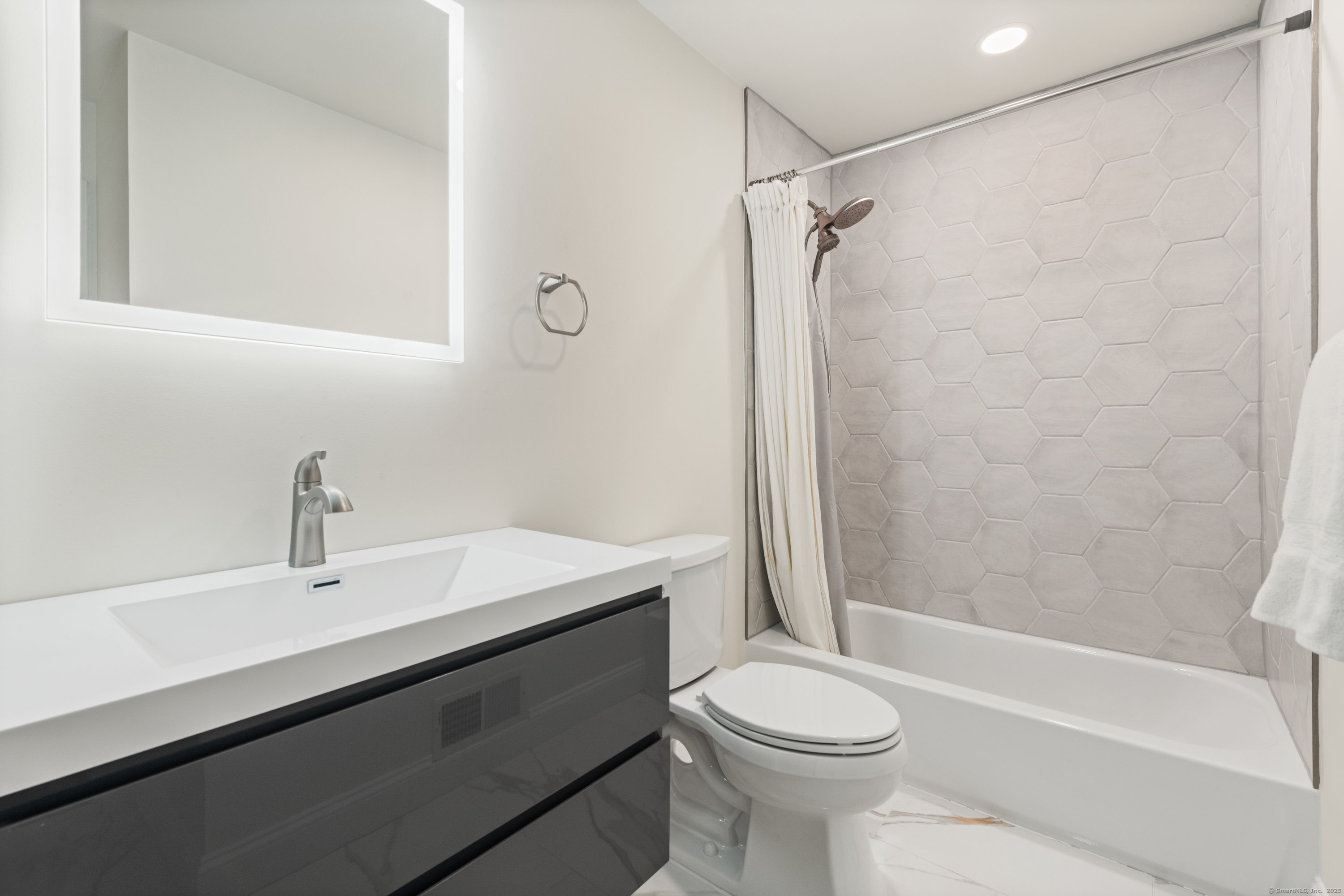 212 Fence Row Drive Fairfield CT 06824