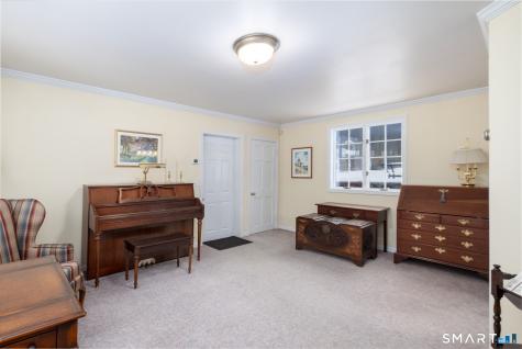 15 Central Road Middlebury CT 06762
