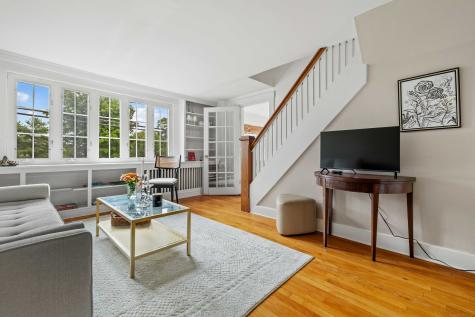 16 North Main Street Essex CT 06426