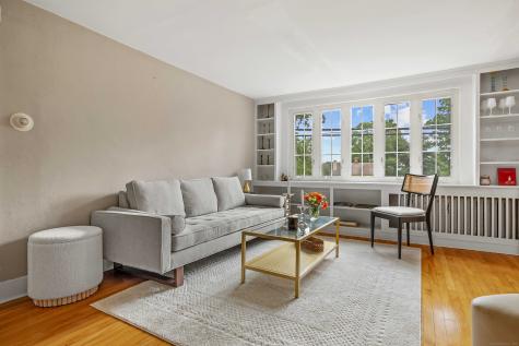 16 North Main Street Essex CT 06426