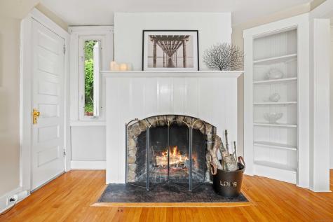 16 North Main Street Essex CT 06426