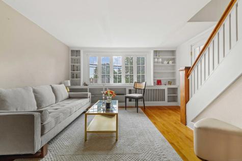 16 North Main Street Essex CT 06426