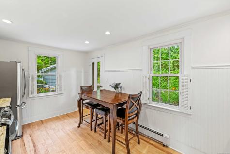 16 North Main Street Essex CT 06426