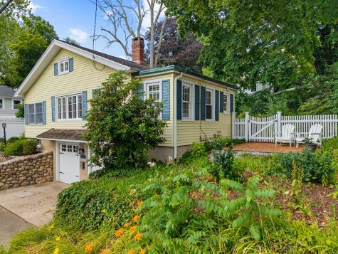 16 North Main Street Essex CT 06426