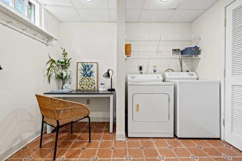 16 North Main Street Essex CT 06426