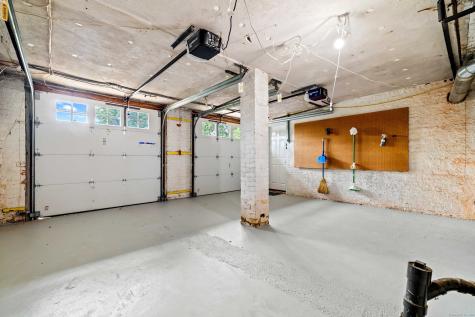 16 North Main Street Essex CT 06426