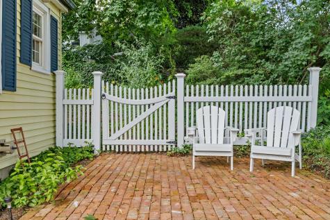 16 North Main Street Essex CT 06426