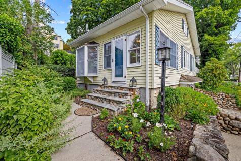 16 North Main Street Essex CT 06426