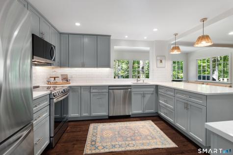 493 Valley Road New Canaan CT 06840