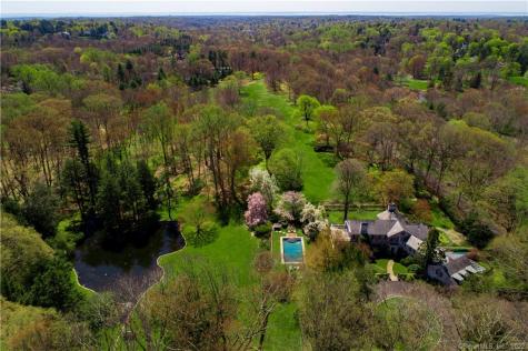 82 Brookwood Lane New Canaan CT 06840