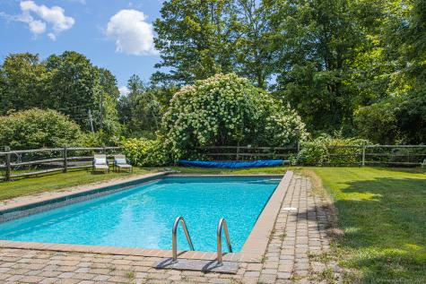 1115 Monroe Turnpike Monroe CT 06468