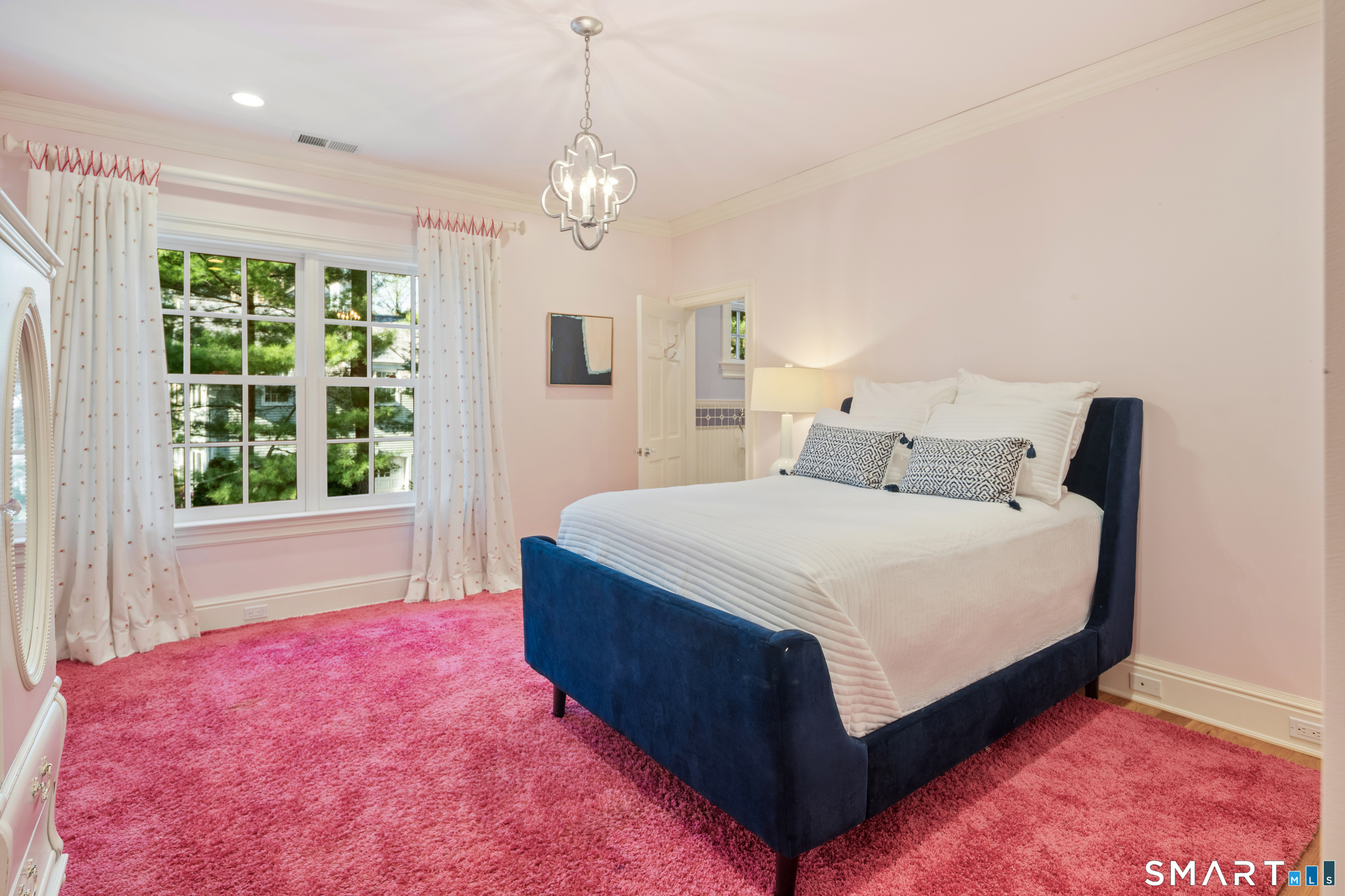 140 Stoneleigh Road New Canaan CT 06840