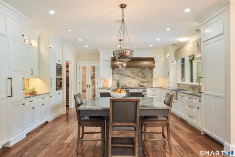 140 Stoneleigh Road New Canaan CT 06840