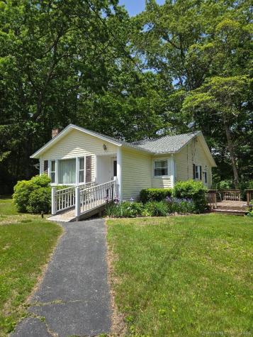 11 Stone Court Ledyard CT 06335