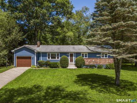 31 Ravenwood Road North Stonington CT 06359