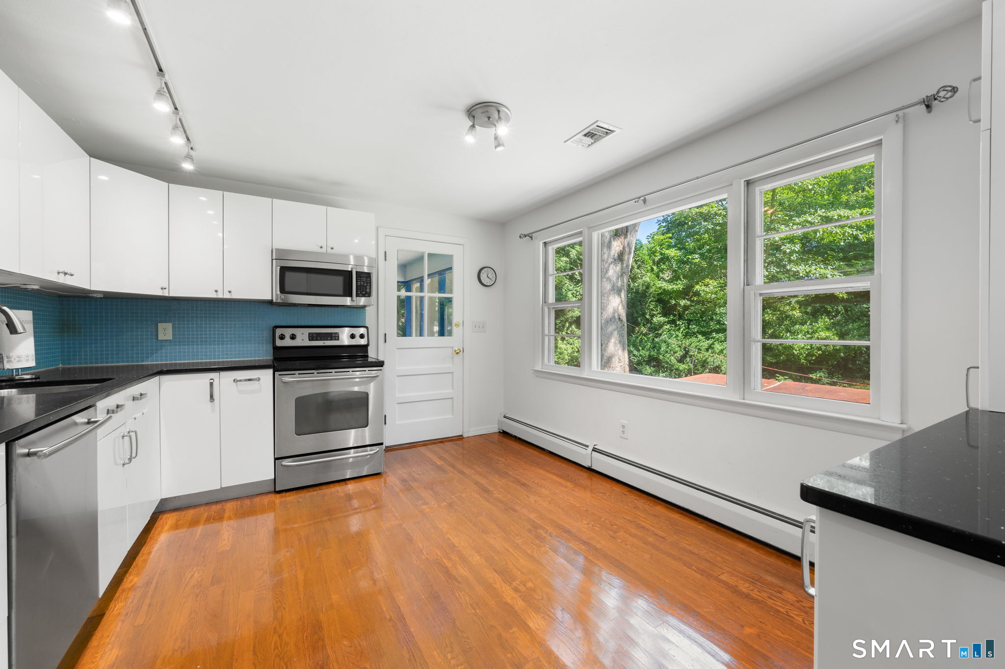 31 Ravenwood Road North Stonington CT 06359