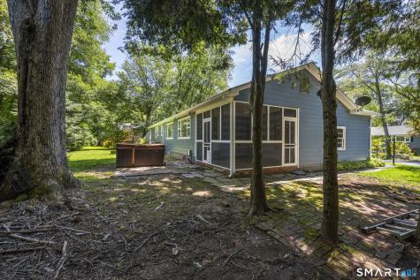 31 Ravenwood Road North Stonington CT 06359