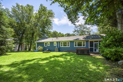 31 Ravenwood Road North Stonington CT 06359