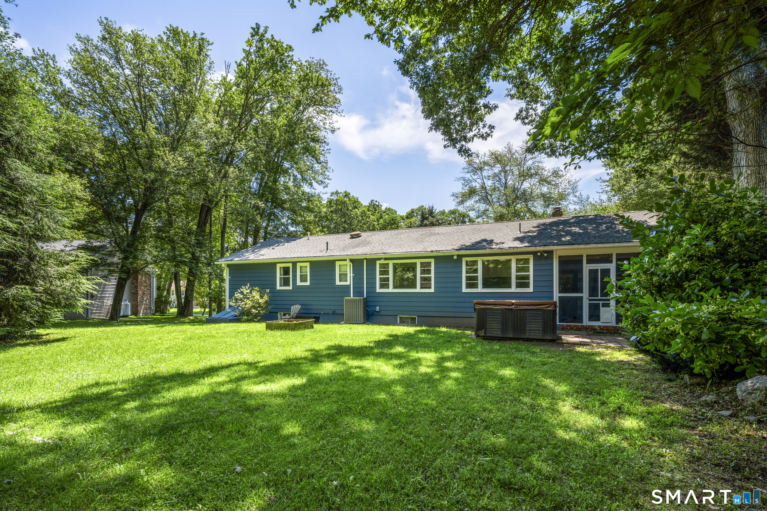 31 Ravenwood Road North Stonington CT 06359