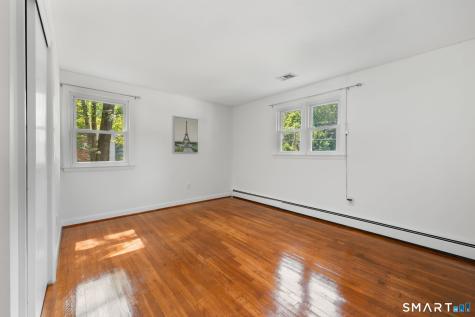 31 Ravenwood Road North Stonington CT 06359