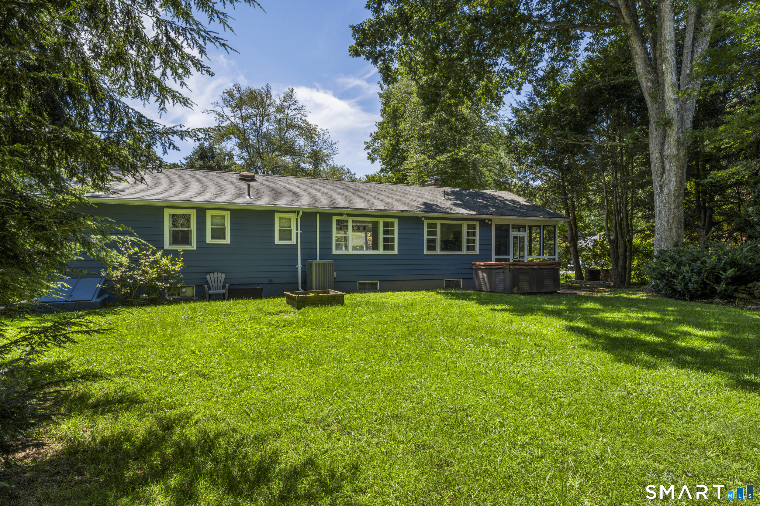31 Ravenwood Road North Stonington CT 06359