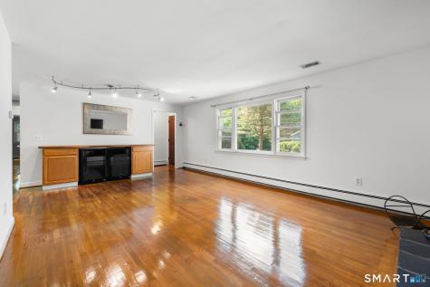 31 Ravenwood Road North Stonington CT 06359