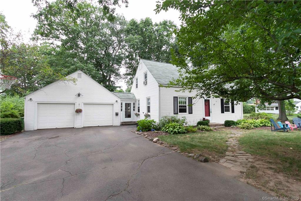 27 Oakwood Road Simsbury CT 06070