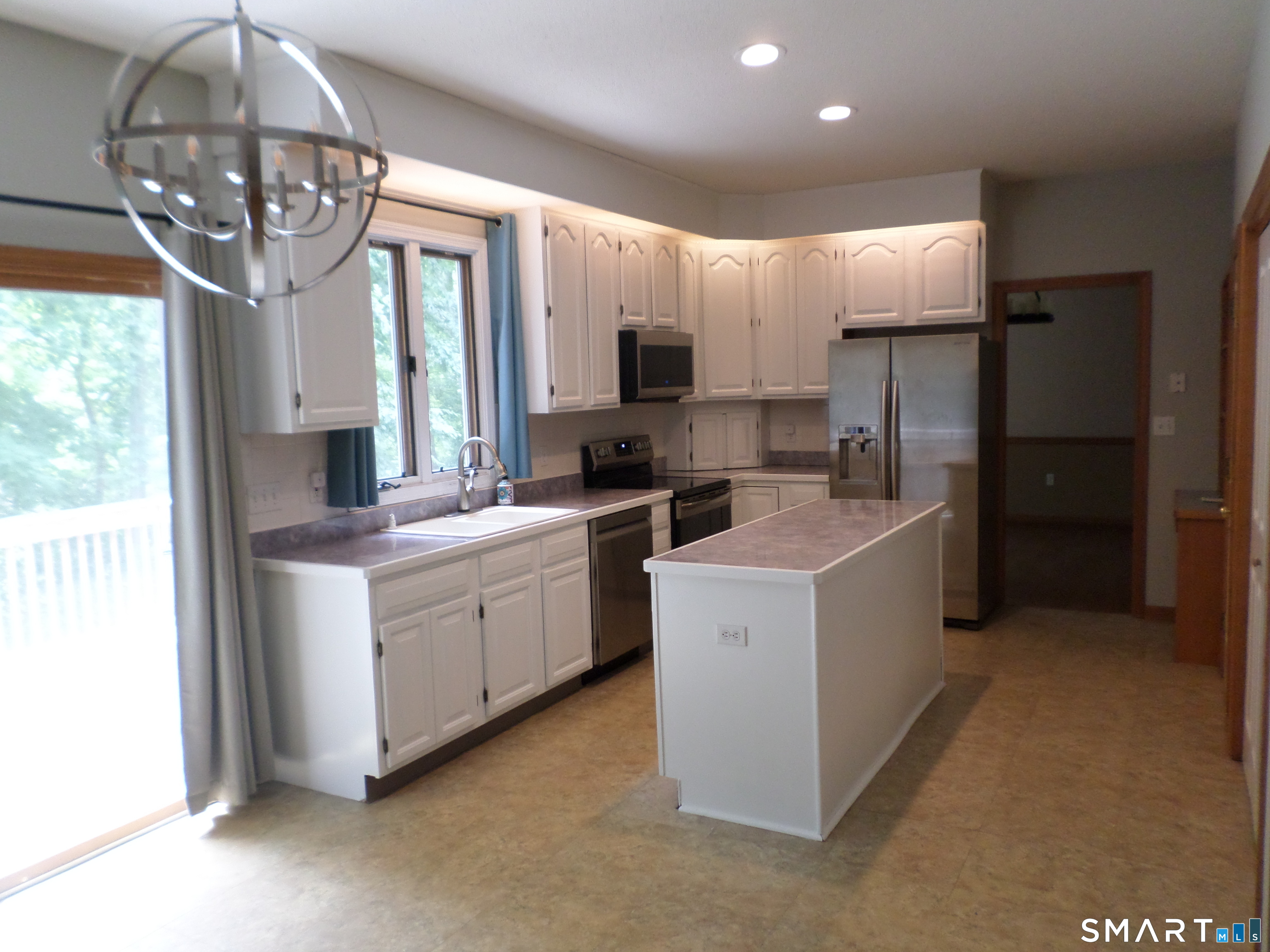 48 Brookview Circle Manchester CT 06040