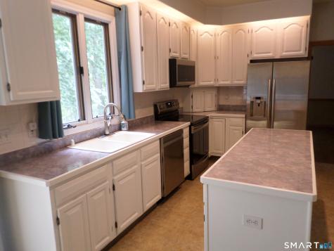48 Brookview Circle Manchester CT 06040