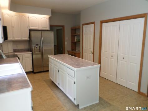 48 Brookview Circle Manchester CT 06040