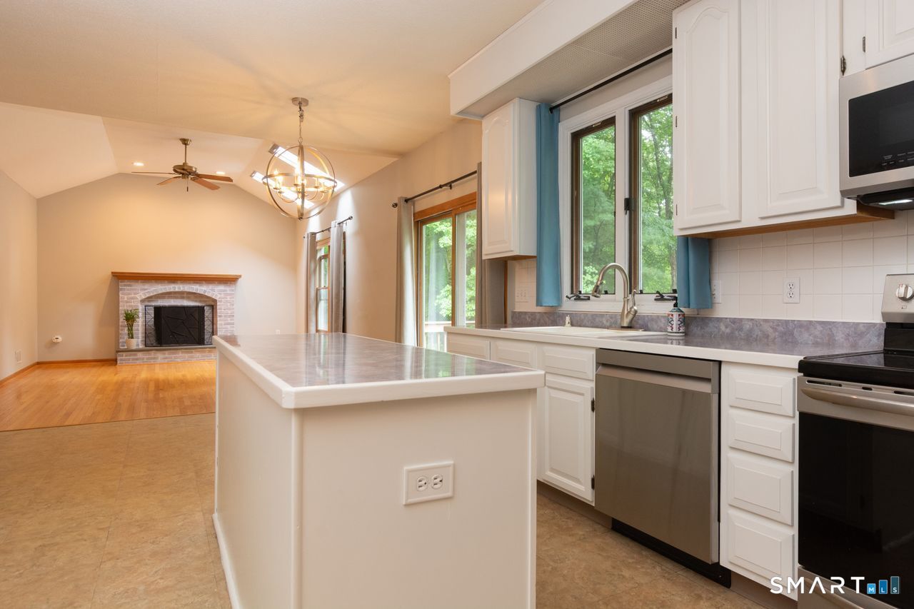 48 Brookview Circle Manchester CT 06040