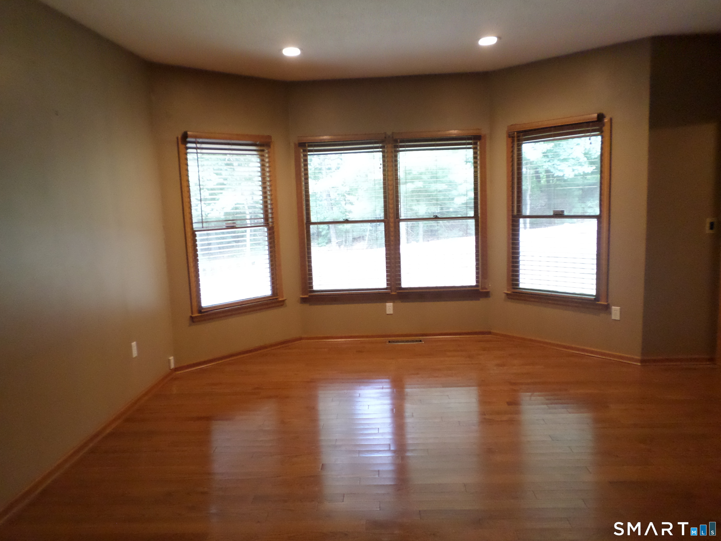 48 Brookview Circle Manchester CT 06040