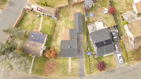 16 Greenway Place Meriden CT 06451