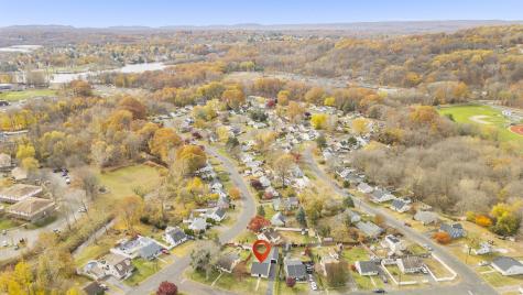 16 Greenway Place Meriden CT 06451